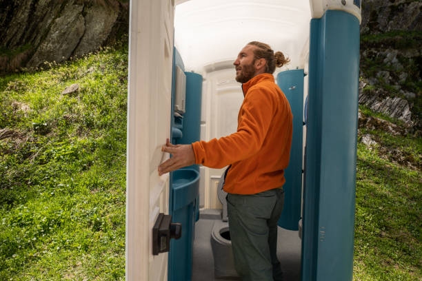 Portable bathroom rental in Country Squire Lakes, IN